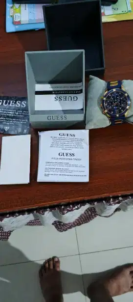 Jam tangan wanita guess