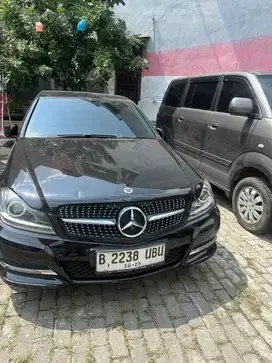 Dijual mercedes benz c200