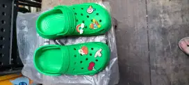 Sepatu sendal masih baru