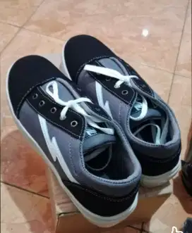 Sepatu Baru anget