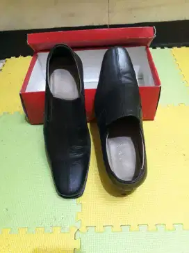 Sepatu Pantovel Kulit Mulus