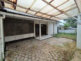 rumah lama hitung tanah saja di ligar sayap dago dekat itb
