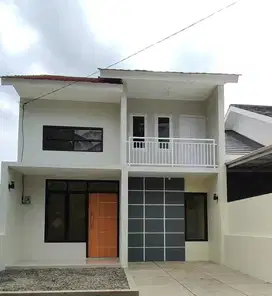 WOW! RUMAH 2 LANTAI DIPUSAT KOTA HANYA 550. DESAIN CUSTOM EXCLUSIVE