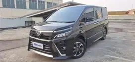 [OLXMOBBI] DP Rendah Toyota Voxy 2.0 Bensin-AT 2017 DSESDS