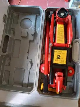 Dongkrak mobil roda 2 ton, made in China