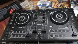 Pioner ddj200 controller dj