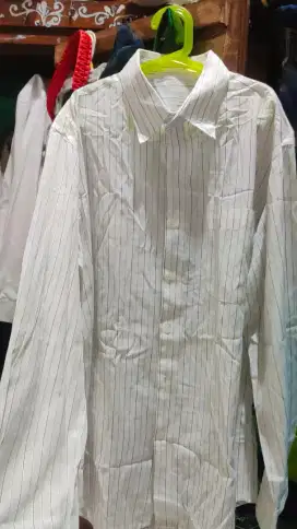 Kemeja putih salur