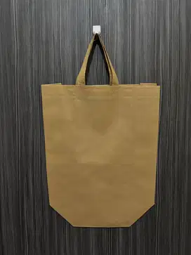 Tas Spunbond Polos 35x40x15 | Tas Belanja Murah Goodie Bag Hantaran