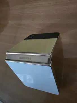 SAMSUNG GALAXY Z FLIP 4 (ONLINE EXCLUSIVE COLOR)