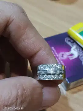 Cincin Emas Berlian Eropa