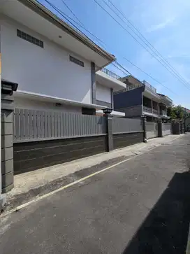 Rumah mewah dekat jalan slamet riyadi solo