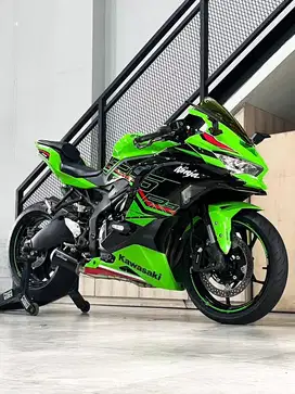 ODO 1800 PERAK! Kawasaki ZX25RR ABS KRT EDITION 2023