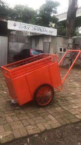 Gerobak sampah siap kiriM