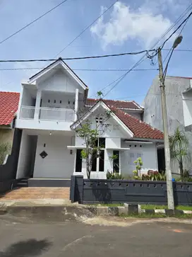 dikontrakan rumah 2 lt kota cirebon