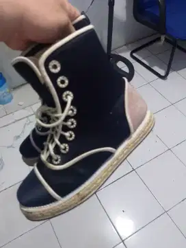 Dijual sepatu cewek booth Chanel ORIginal size 38-39
