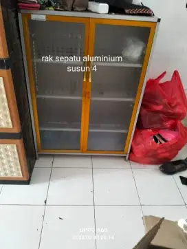 Rak sepatu aluminium