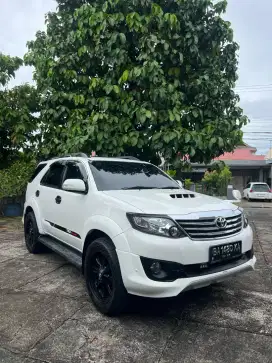 Dijual Fortuner TRD VNT 2013 manual