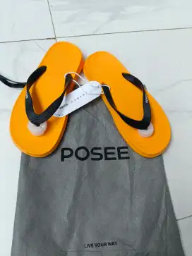 Sandal posee ori 100% kondisi new with tag, anti slip