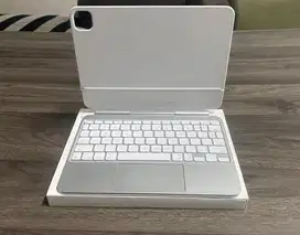 Jul Ipad M4 Magic Keyboard 11
