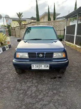 SUZUKI SIDEKICK 1.6 MT TAHUN 2000