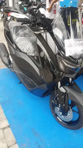 Nmax Neo S 2025 black