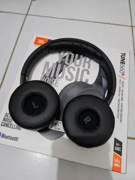 Headset jbl tune 660 black.