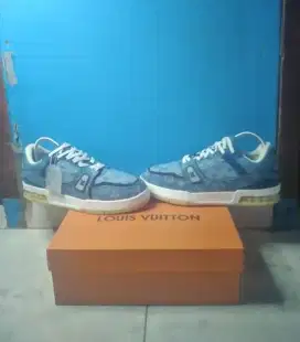 Jual cepat murah sepatu baru louis vuitton denim levis ori. Italy