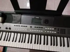 Keyboard Yamaha E443