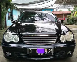 Mercedes-Benz C240 Elegance matic 2005 hitam mulus rapih terawat