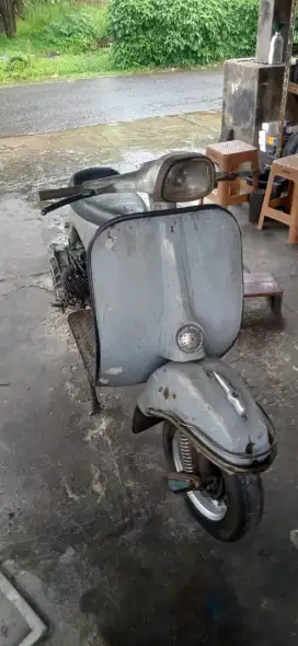 Motor Vespa Sprint 75 Mesin Hidup BPKB Ada