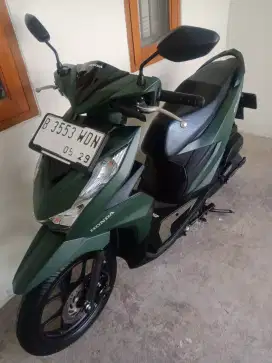 LOW KM! NEW BEAT DULUXE CBS ISS MATTE GREEN PAJAK PANJANG KAYA BARU