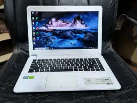 LAGI BU ASUS A442U CORE I5 GEN 8 RAM 8 GB SSD 512GB PUTIH BERSIH  GAS