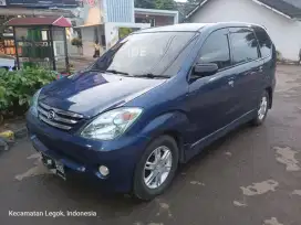 Xenia Li 2004 siap pakai