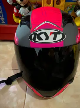 Permisi jual. Helm baru