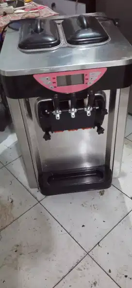 Mesin es krim Tomori sift mix ice cream mesin