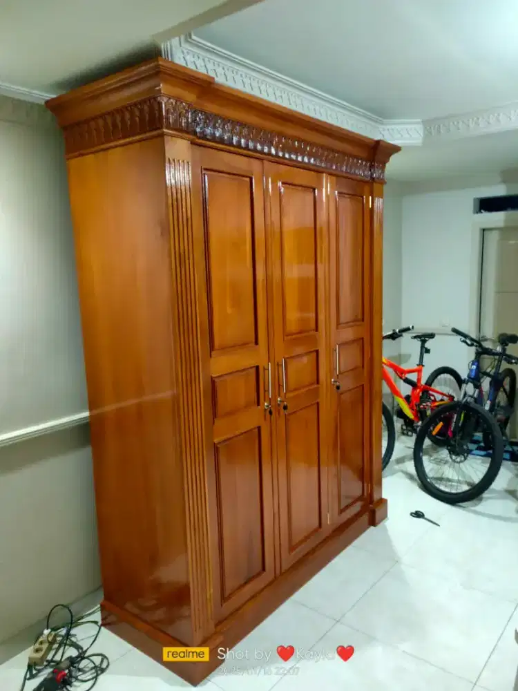 Lemari Pakaian Pintu 3