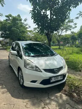 HONDA JAZZ RS 2010 AUTOMATIC ISTIMEWA