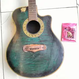 Gitar Aria tua second tidak terpakai (Made in jepang)