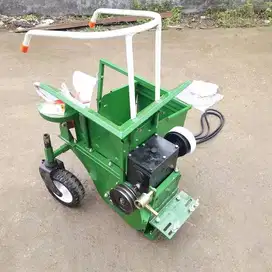 mesin panen jagung bagian depan