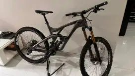 Sepeda gunung MTB Polygon Collosus N8