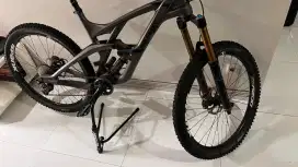 Sepeda gunung MTB Polygon Collosus N8