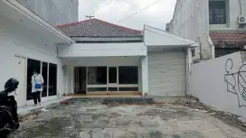 Disewakan rumah cocok buat kantor, lokasi 100 m dari jl kusumanegara