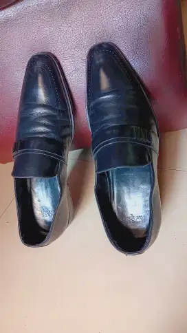Sepatu kulit cowok HUGO BOSS