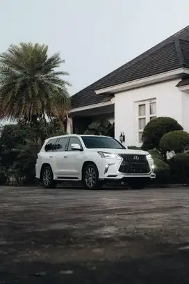 LEXUS LX570 Fsport white 2017