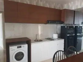 Disewakan 2br mewah full furnished apartemen the peak