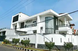 Jual Rumah Hook Luxury Dharmahusada Indah dekat Kertajaya Araya Merr