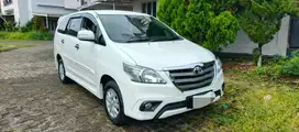 Innova 2.0 G Luxury Bensin MT