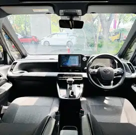 Toyota Voxy 2022 Bensin