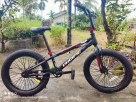 Sepeda bmx pacific