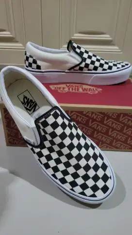 Dijual sepatu VANS slip on checkerboard